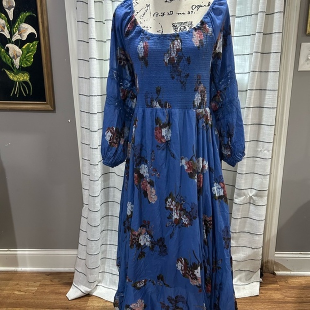 Chic Long Sleeve Floral Dress in Blue